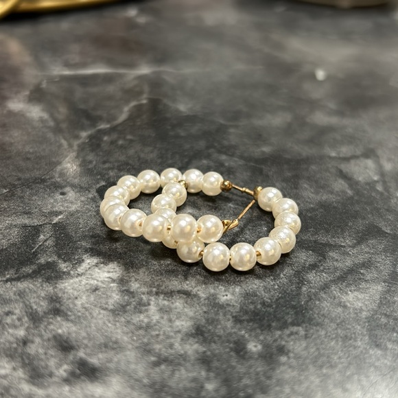 Faux pearl hoops - Picture 2 of 2
